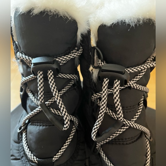 Sorel Youth Whitney Short Lace Boots Size 6 - Picture 2 of 12